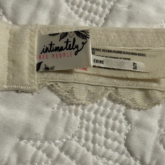 Free people, lace bralette, size, extra small, no rips or stains - Picture 10 of 11